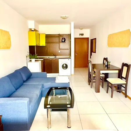 Apartman Grand Kamelia And *