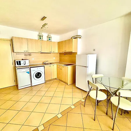 Grand Kamelia And Apartman *