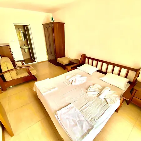 Grand Kamelia And Apartman Napospart