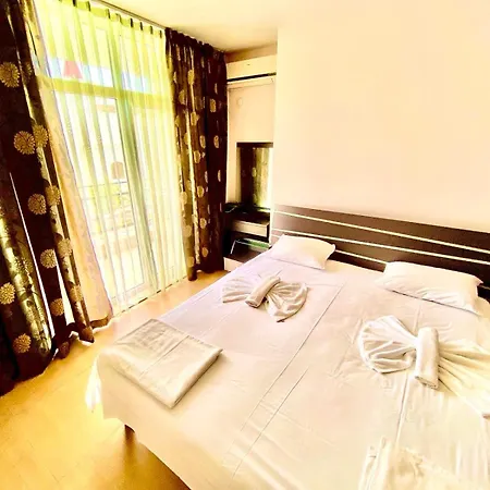 Grand Kamelia And Apartman *