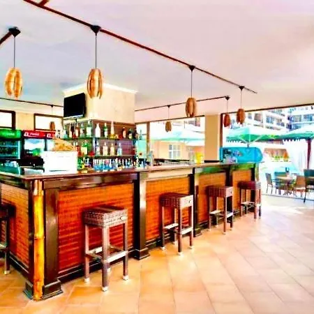 Apartman Grand Kamelia And *